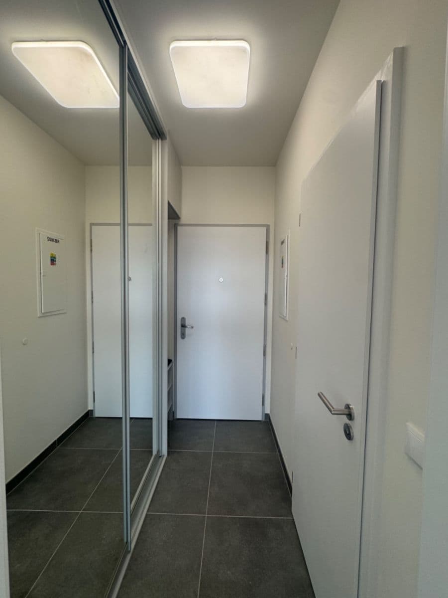Prenájom bytu 1-izbový 29 m², Ocelářská, Praha, Praha Prenájom bytu 1-izbový 29 m², Ocelářská, Praha, Praha
