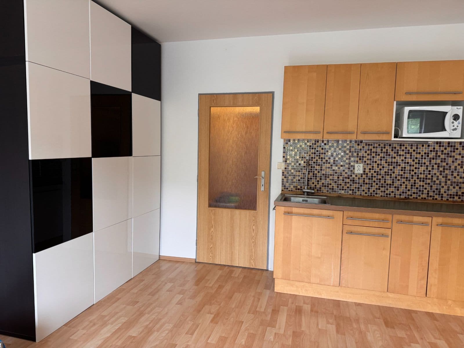 Prenájom bytu 1-izbový 36 m², Novovysočanská, Praha, Praha Prenájom bytu 1-izbový 36 m², Novovysočanská, Praha, Praha