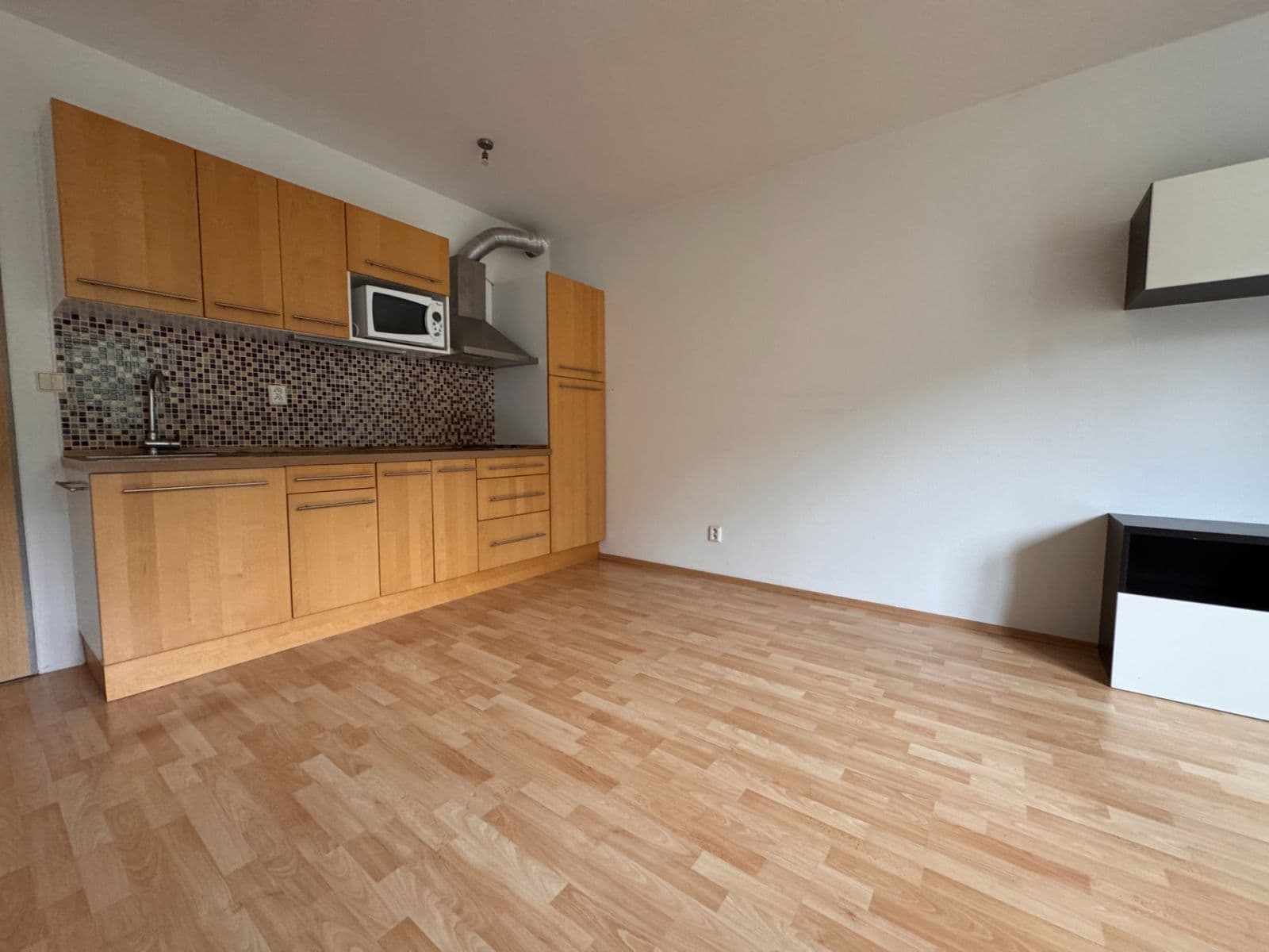 Prenájom bytu 1-izbový 36 m², Novovysočanská, Praha, Praha Prenájom bytu 1-izbový 36 m², Novovysočanská, Praha, Praha