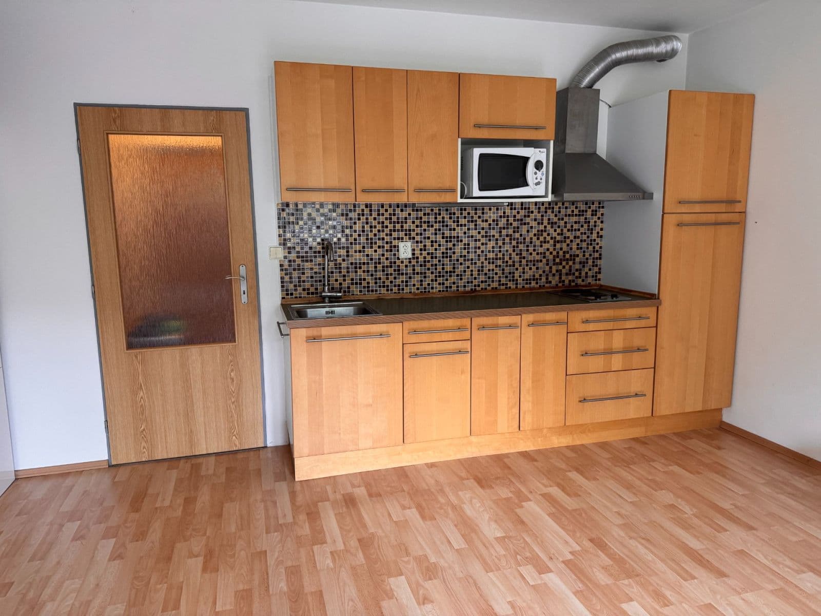 Prenájom bytu 1-izbový 36 m², Novovysočanská, Praha, Praha Prenájom bytu 1-izbový 36 m², Novovysočanská, Praha, Praha