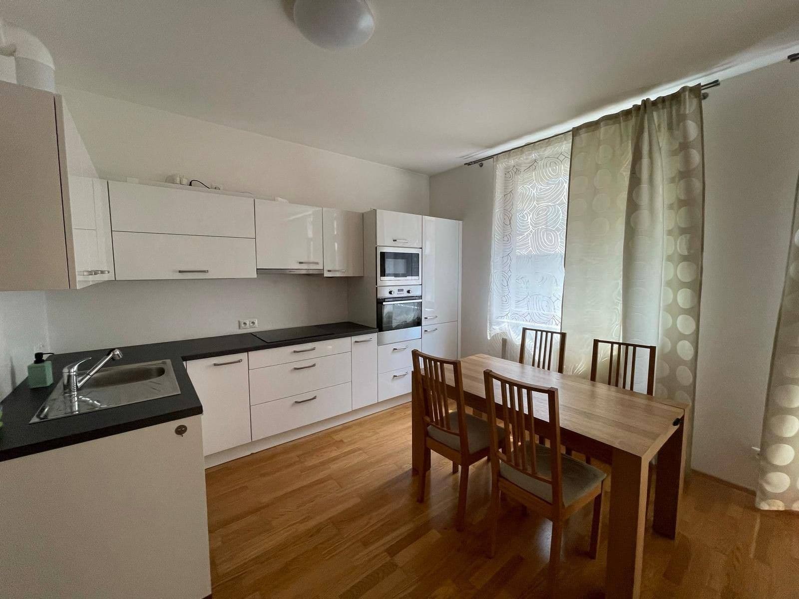 Predaj bytu 2-izbový 58 m², Pod Dvorem, Praha, Praha Predaj bytu 2-izbový 58 m², Pod Dvorem, Praha, Praha