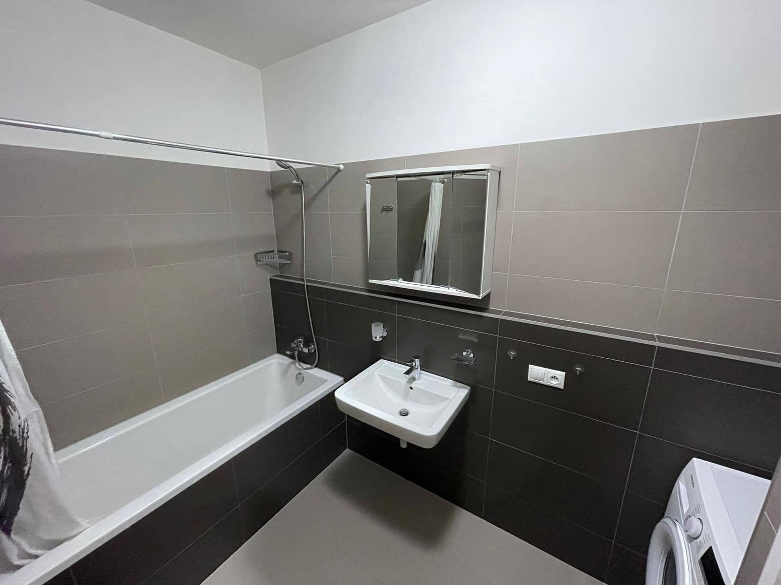 Predaj bytu 2-izbový 58 m², Pod Dvorem, Praha, Praha Predaj bytu 2-izbový 58 m², Pod Dvorem, Praha, Praha