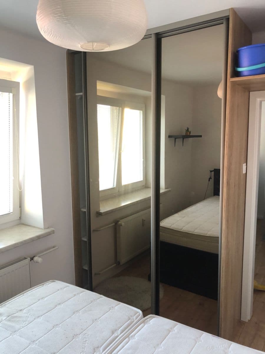 Prenájom bytu 2-izbový 33 m², Pluhová, Nové Mesto, Bratislavský kraj Prenájom bytu 2-izbový 33 m², Pluhová, Nové Mesto, Bratislavský kraj