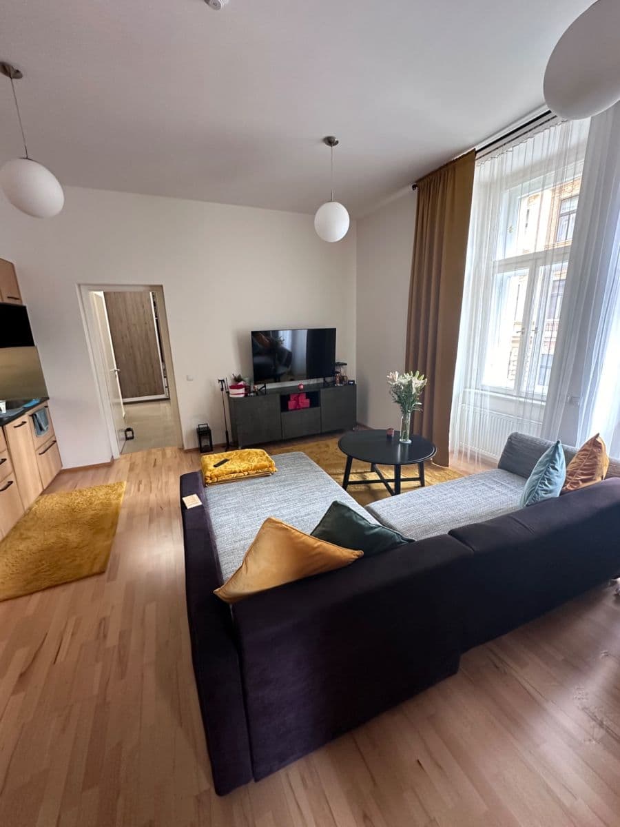 Prenájom bytu 2-izbový 54 m², Tyršova, Praha, Praha Prenájom bytu 2-izbový 54 m², Tyršova, Praha, Praha