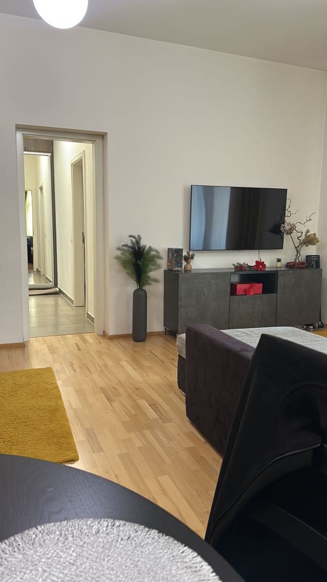 Prenájom bytu 2-izbový 54 m², Tyršova, Praha, Praha Prenájom bytu 2-izbový 54 m², Tyršova, Praha, Praha