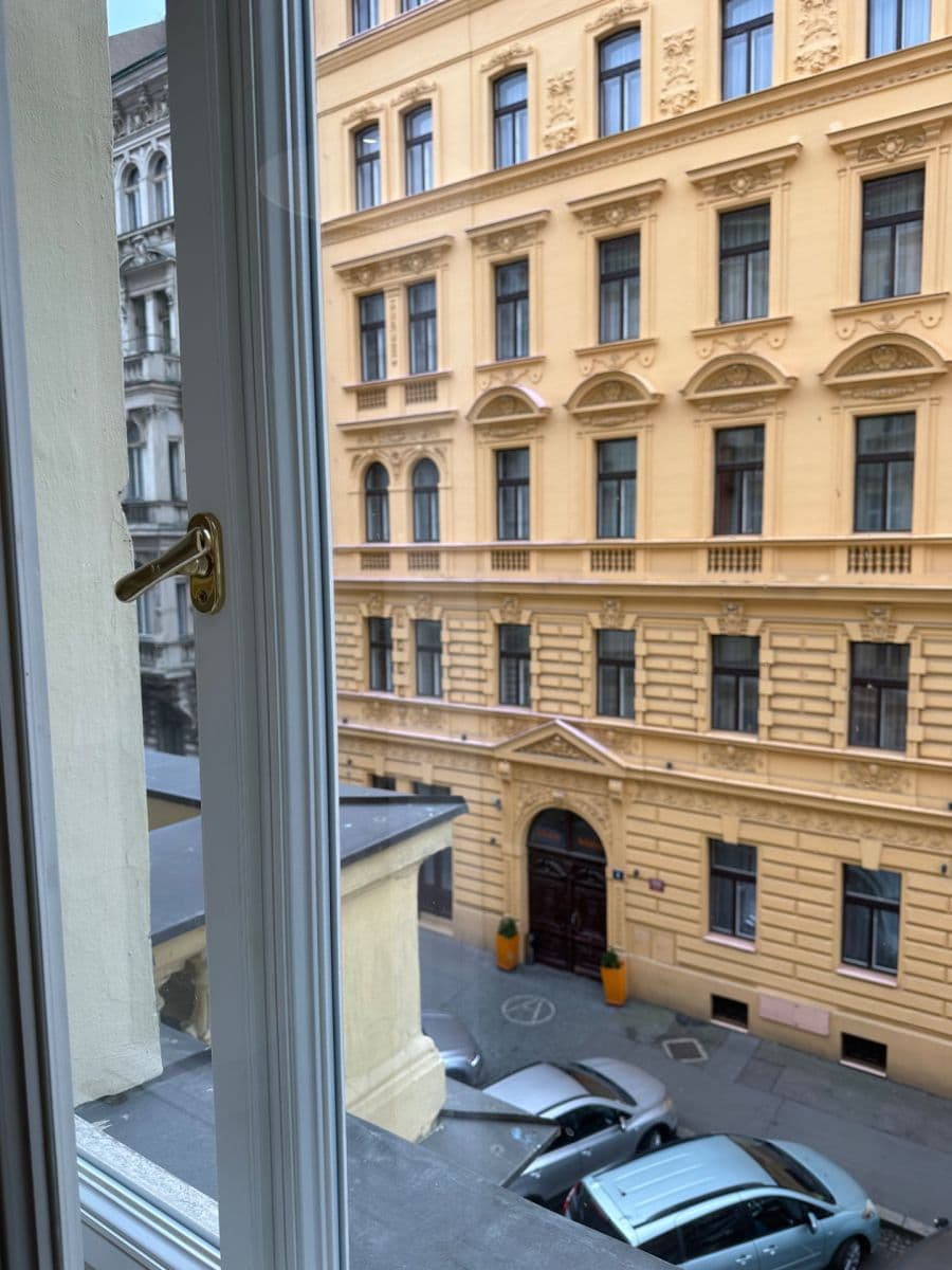 Prenájom bytu 2-izbový 54 m², Tyršova, Praha, Praha Prenájom bytu 2-izbový 54 m², Tyršova, Praha, Praha