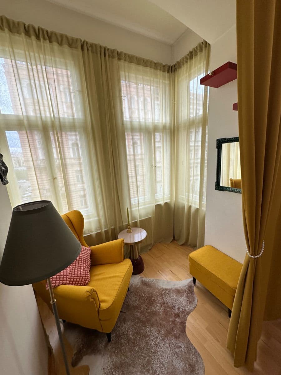 Prenájom bytu 2-izbový 54 m², Tyršova, Praha, Praha Prenájom bytu 2-izbový 54 m², Tyršova, Praha, Praha