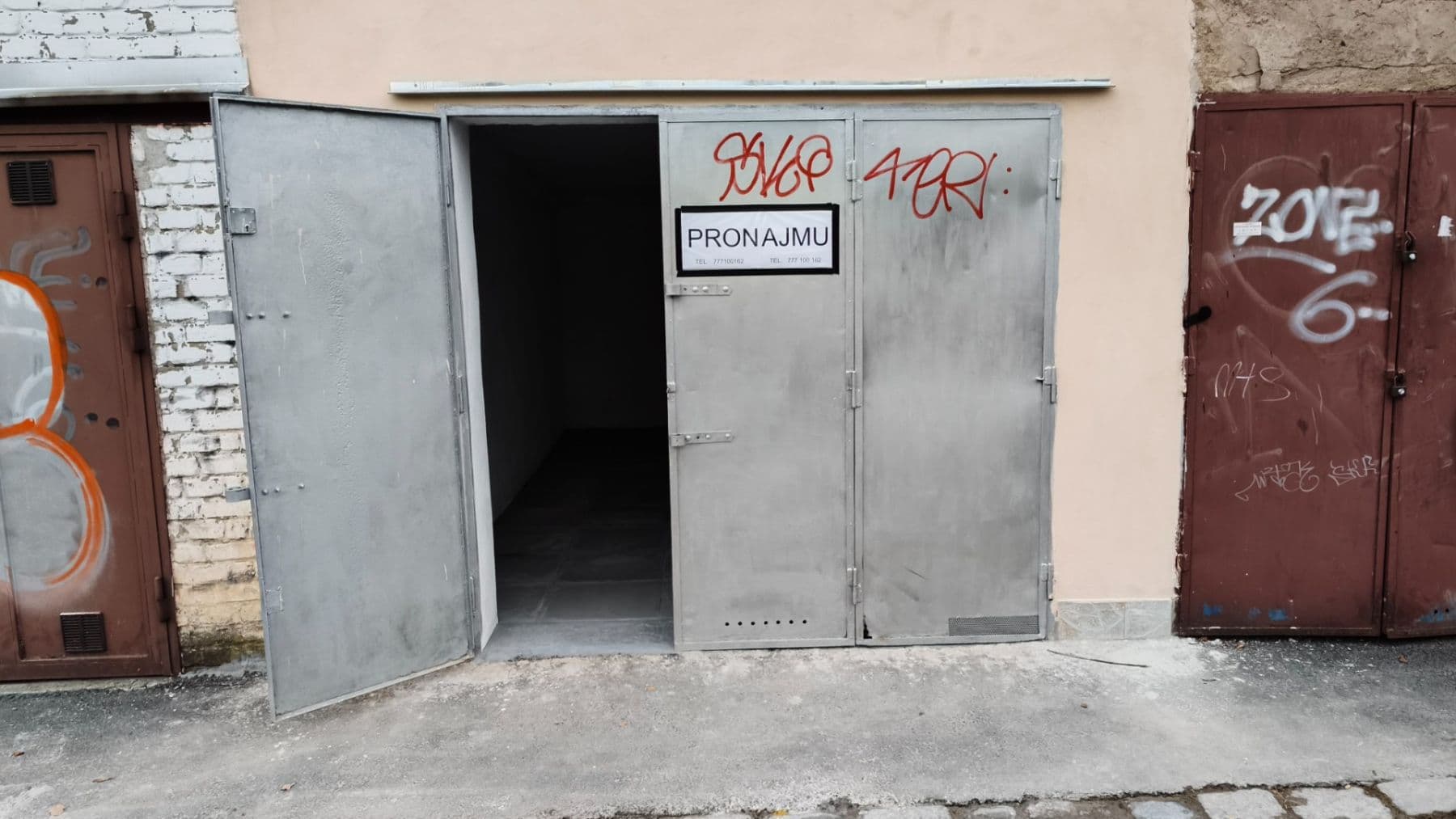 Prenájom garáže 16 m², Praha, Praha Prenájom garáže 16 m², Praha, Praha
