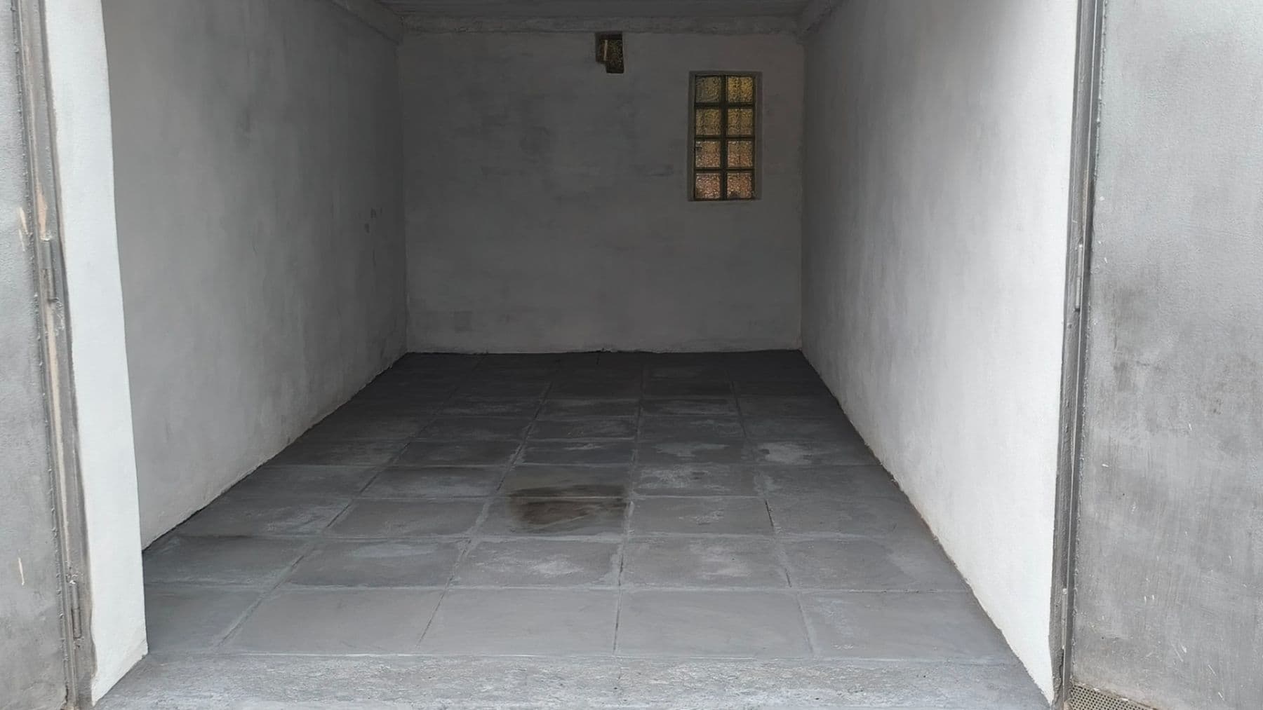 Prenájom garáže 16 m², Praha, Praha Prenájom garáže 16 m², Praha, Praha