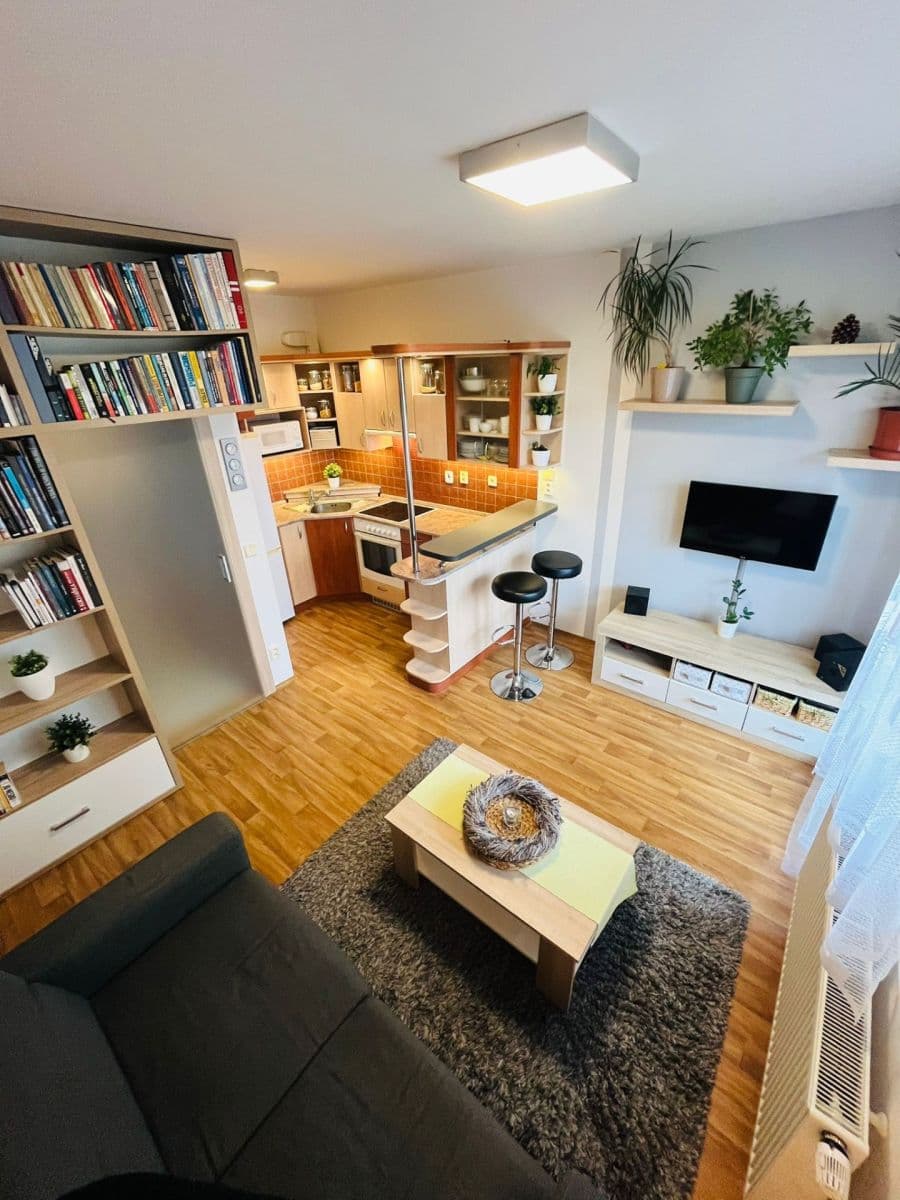 Prenájom bytu 2-izbový 37 m², Felklova, Roztoky, Středočeský kraj Prenájom bytu 2-izbový 37 m², Felklova, Roztoky, Středočeský kraj