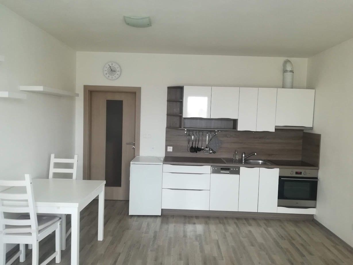 Prenájom bytu 1-izbový 31 m², U Borských kasáren, Plzeň, Plzeňský kraj Prenájom bytu 1-izbový 31 m², U Borských kasáren, Plzeň, Plzeňský kraj