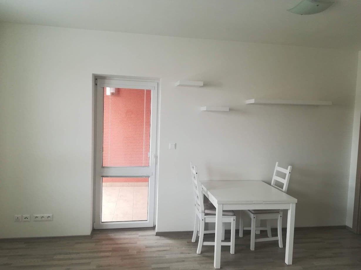 Prenájom bytu 1-izbový 31 m², U Borských kasáren, Plzeň, Plzeňský kraj Prenájom bytu 1-izbový 31 m², U Borských kasáren, Plzeň, Plzeňský kraj