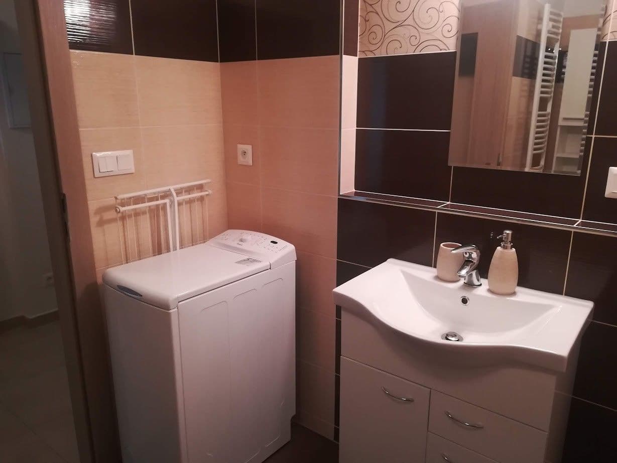 Prenájom bytu 1-izbový 31 m², U Borských kasáren, Plzeň, Plzeňský kraj Prenájom bytu 1-izbový 31 m², U Borských kasáren, Plzeň, Plzeňský kraj