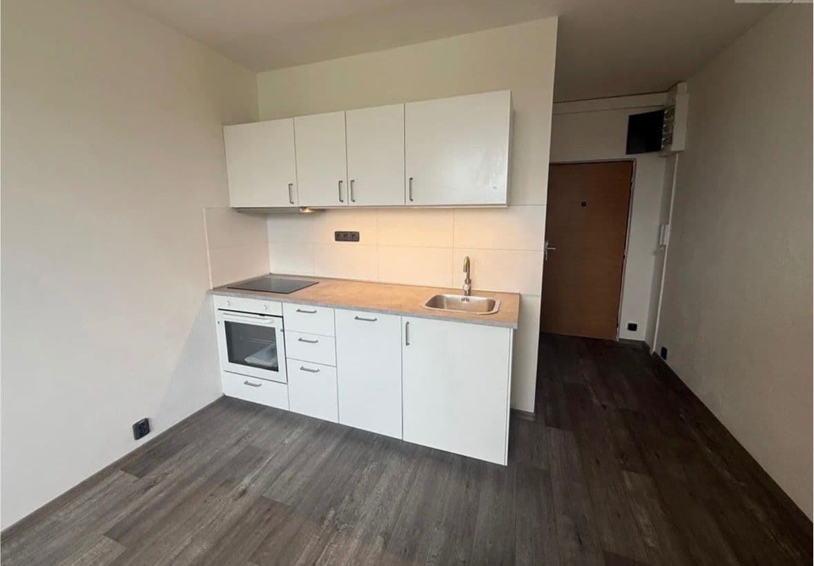 Prenájom bytu 1-izbový 35 m², Marš. Rybalka, Most, Ústecký kraj Prenájom bytu 1-izbový 35 m², Marš. Rybalka, Most, Ústecký kraj