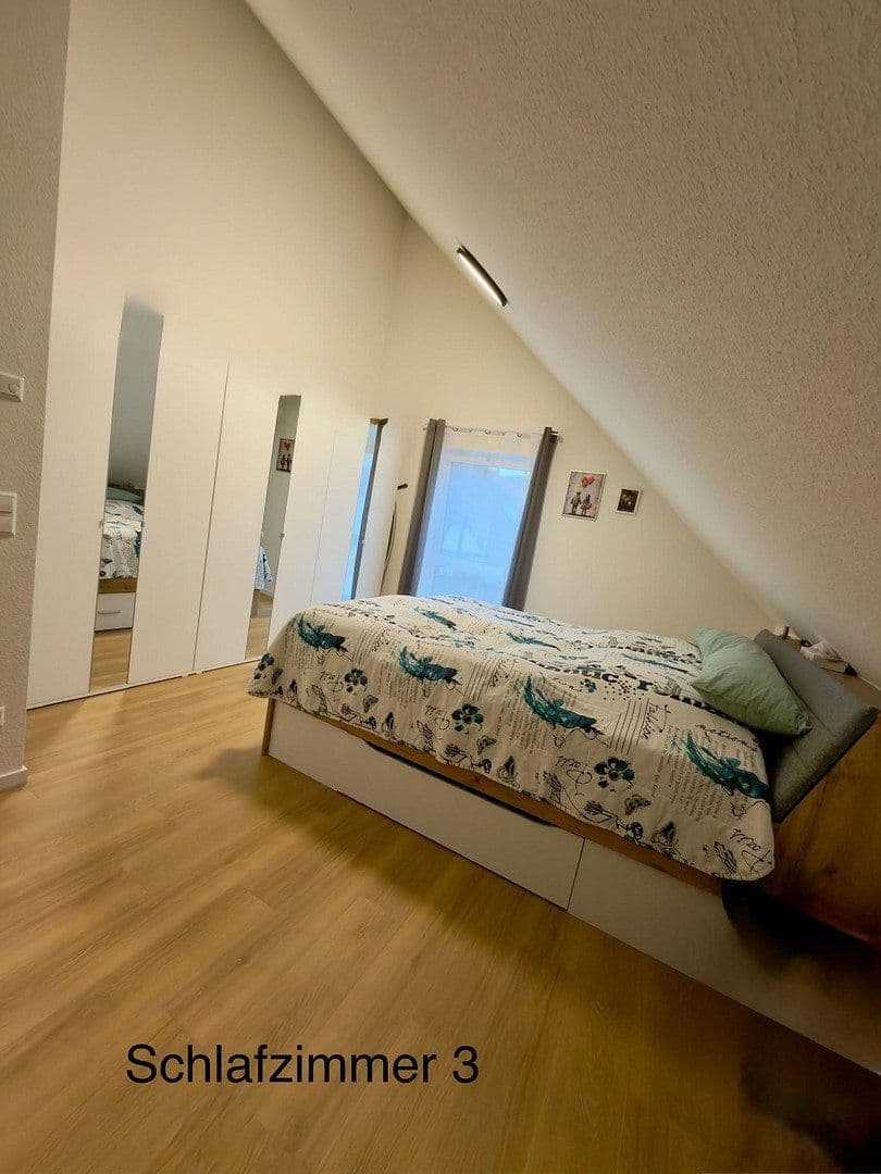 Prenájom bytu 4-izbový 118 m², Bühler Seite 48, Bühl, Bádensko-Wurttembersko Prenájom bytu 4-izbový 118 m², Bühler Seite 48, Bühl, Bádensko-Wurttembersko