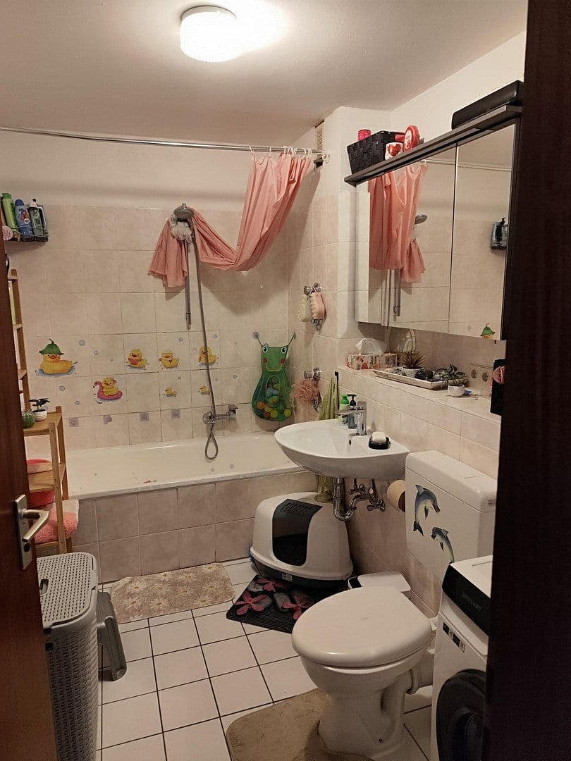 Prenájom bytu 3-izbový 75 m², Wuppertal, Severné Porýnie - Westfálsko Prenájom bytu 3-izbový 75 m², Wuppertal, Severné Porýnie - Westfálsko