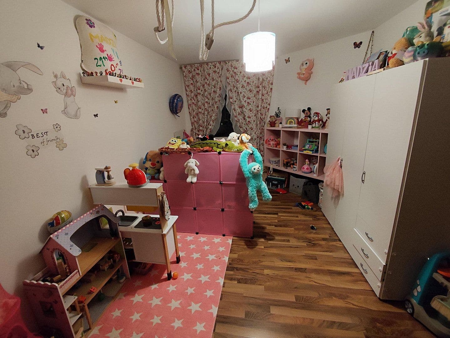 Prenájom bytu 3-izbový 75 m², Wuppertal, Severné Porýnie - Westfálsko Prenájom bytu 3-izbový 75 m², Wuppertal, Severné Porýnie - Westfálsko