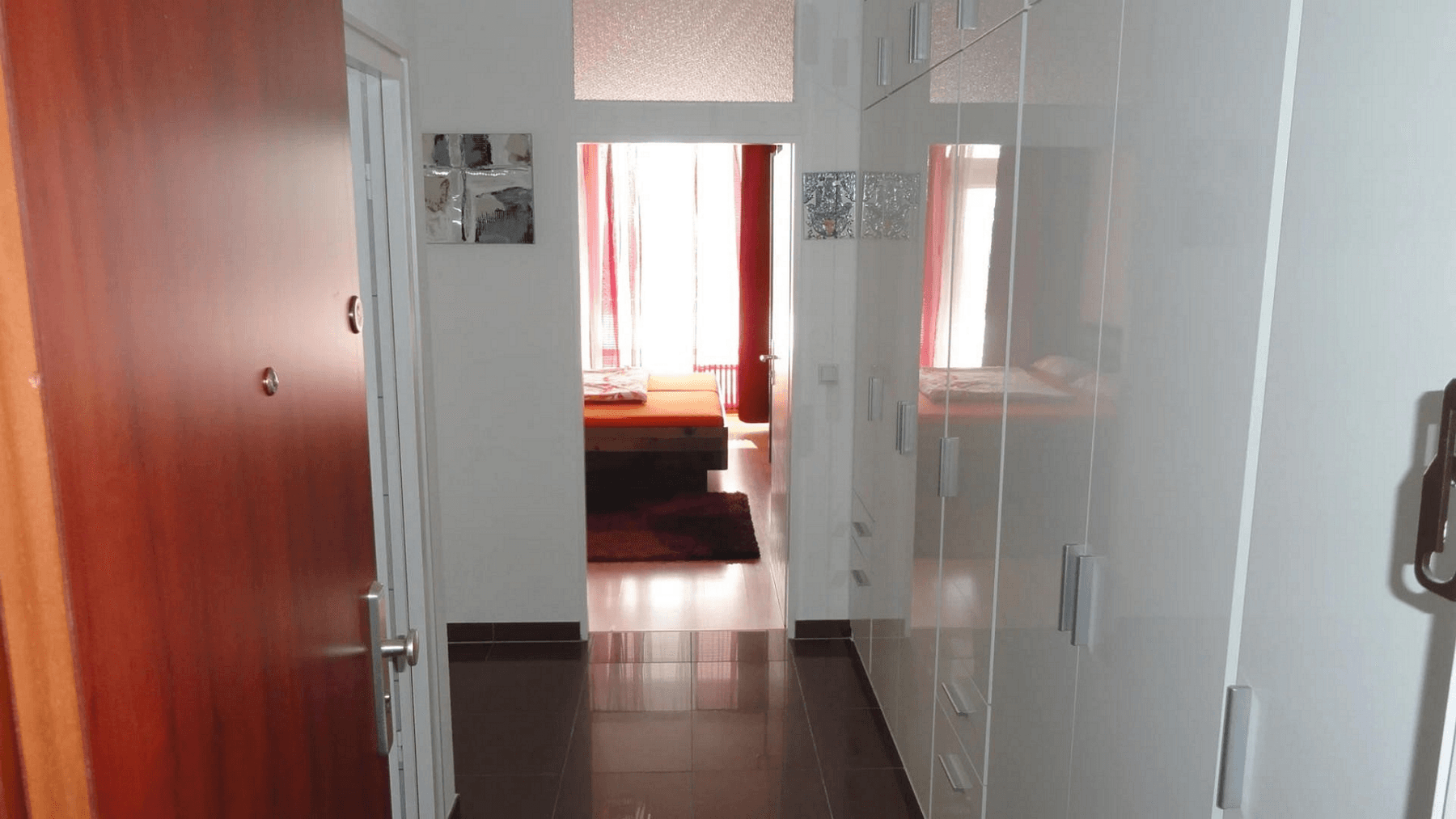 Prenájom bytu 2-izbový 67 m², Frankfurt am Main, Hesensko Prenájom bytu 2-izbový 67 m², Frankfurt am Main, Hesensko
