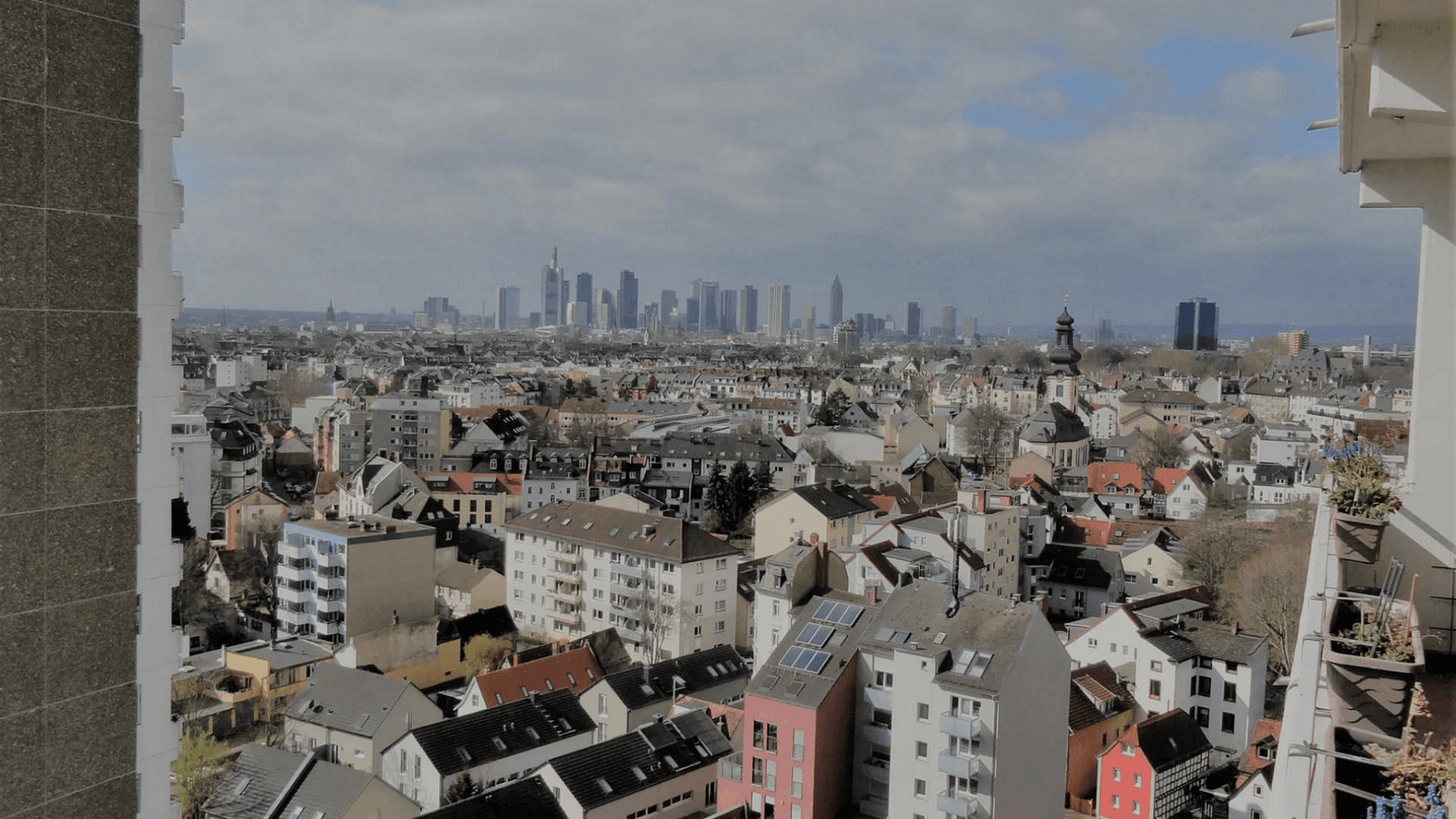 Prenájom bytu 2-izbový 67 m², Frankfurt am Main, Hesensko Prenájom bytu 2-izbový 67 m², Frankfurt am Main, Hesensko