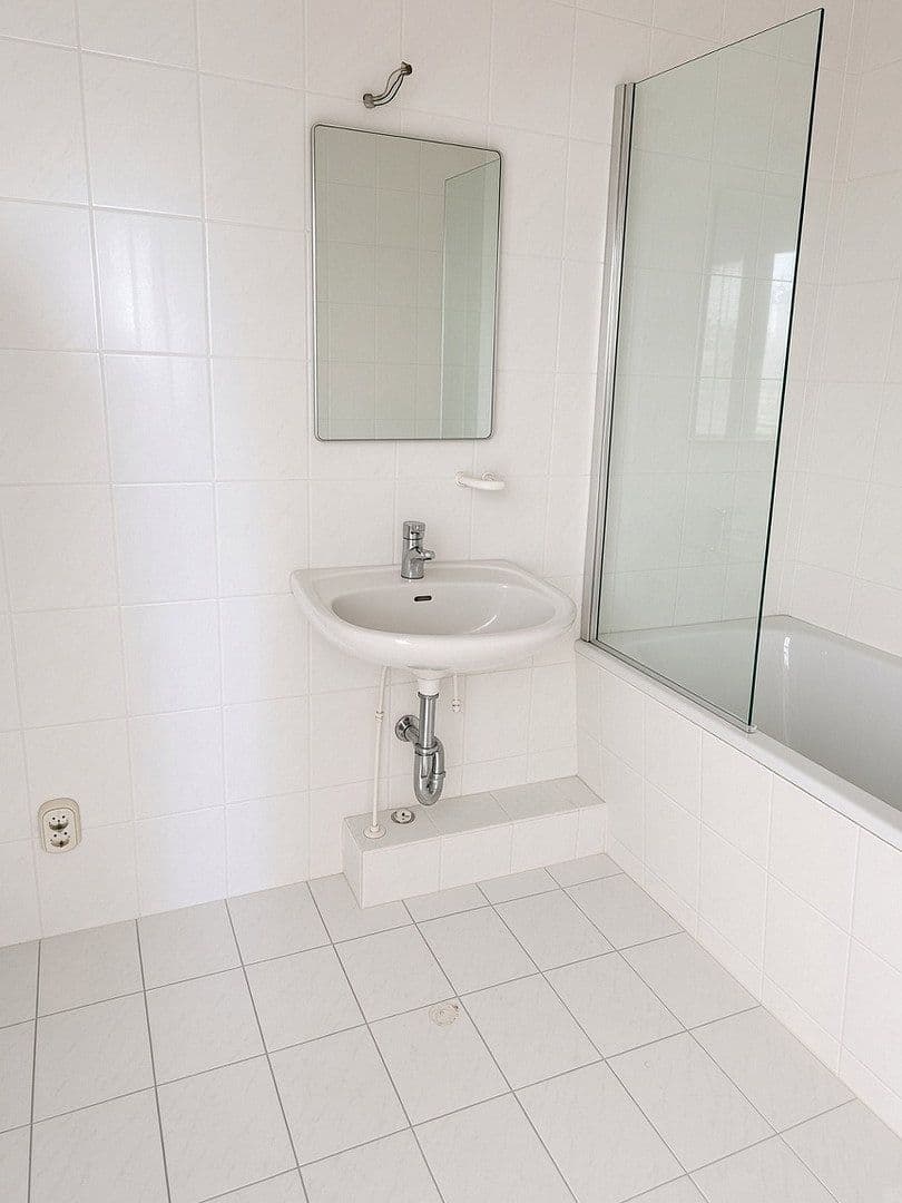 Prenájom bytu 3-izbový 75 m², Gartenweg 4, Bonn, Severné Porýnie - Westfálsko Prenájom bytu 3-izbový 75 m², Gartenweg 4, Bonn, Severné Porýnie - Westfálsko