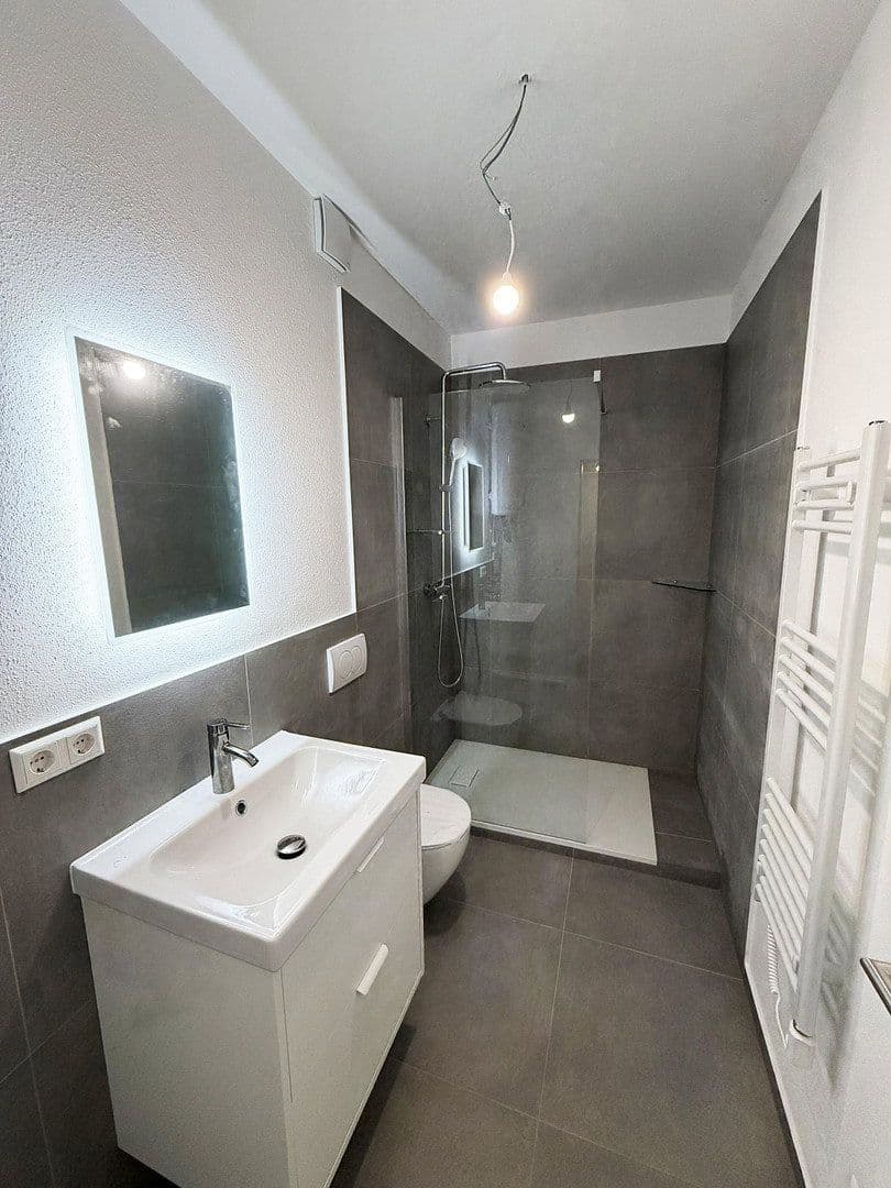 Prenájom bytu 1-izbový 30 m², Stuttgart, Bádensko-Wurttembersko Prenájom bytu 1-izbový 30 m², Stuttgart, Bádensko-Wurttembersko