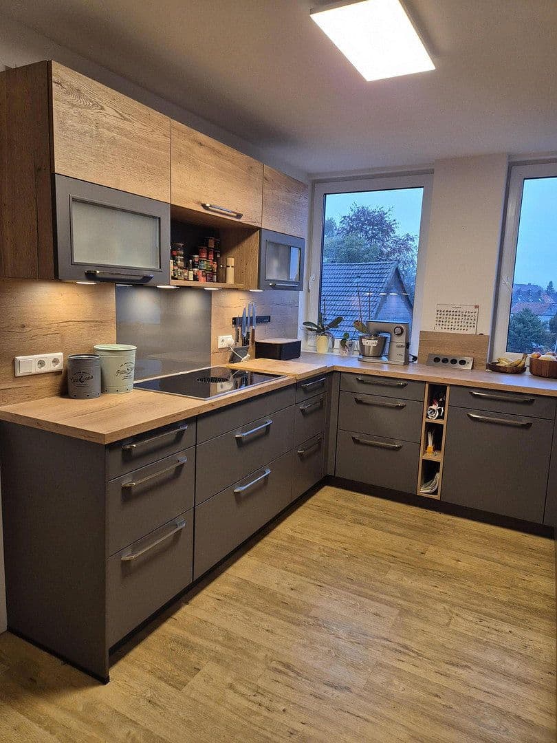 Prenájom bytu 3-izbový 131 m², Hindenburgsstr. 30, Langenhagen, Dolné Sasko Prenájom bytu 3-izbový 131 m², Hindenburgsstr. 30, Langenhagen, Dolné Sasko