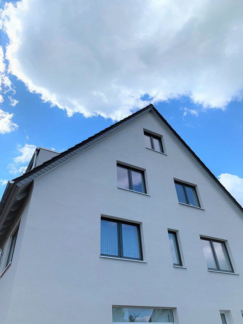 Prenájom bytu 3-izbový 131 m², Hindenburgsstr. 30, Langenhagen, Dolné Sasko Prenájom bytu 3-izbový 131 m², Hindenburgsstr. 30, Langenhagen, Dolné Sasko