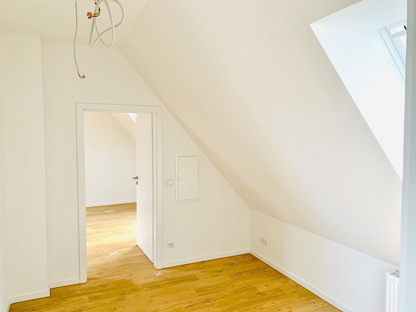 Prenájom bytu 3-izbový 131 m², Hindenburgsstr. 30, Langenhagen, Dolné Sasko Prenájom bytu 3-izbový 131 m², Hindenburgsstr. 30, Langenhagen, Dolné Sasko