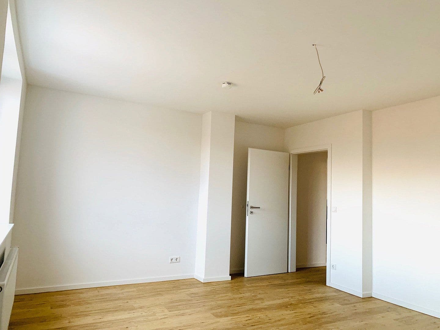 Prenájom bytu 3-izbový 131 m², Hindenburgsstr. 30, Langenhagen, Dolné Sasko Prenájom bytu 3-izbový 131 m², Hindenburgsstr. 30, Langenhagen, Dolné Sasko