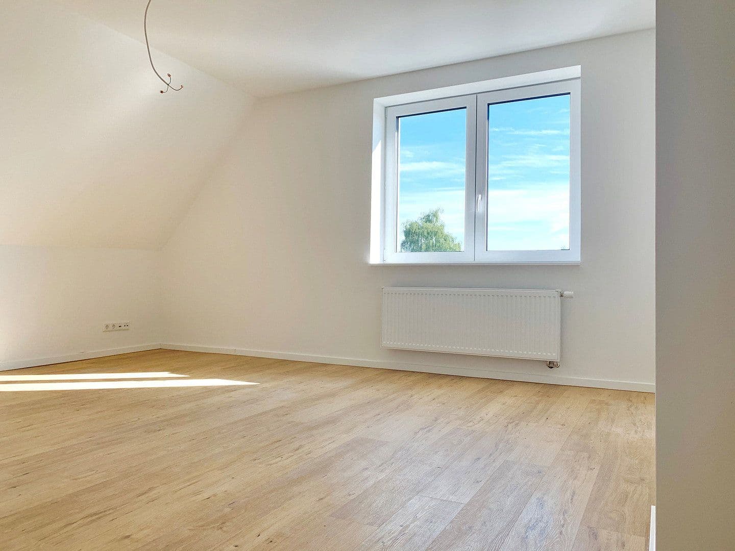 Prenájom bytu 3-izbový 131 m², Hindenburgsstr. 30, Langenhagen, Dolné Sasko Prenájom bytu 3-izbový 131 m², Hindenburgsstr. 30, Langenhagen, Dolné Sasko