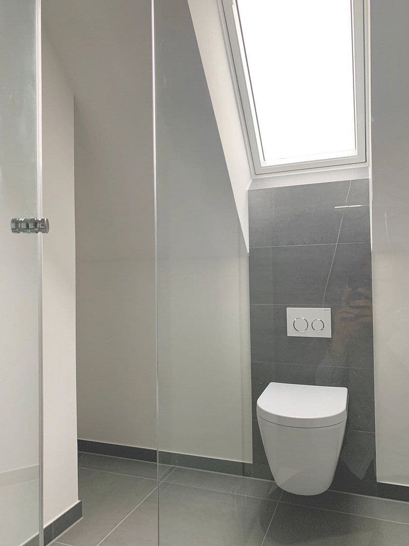 Prenájom bytu 3-izbový 131 m², Hindenburgsstr. 30, Langenhagen, Dolné Sasko Prenájom bytu 3-izbový 131 m², Hindenburgsstr. 30, Langenhagen, Dolné Sasko