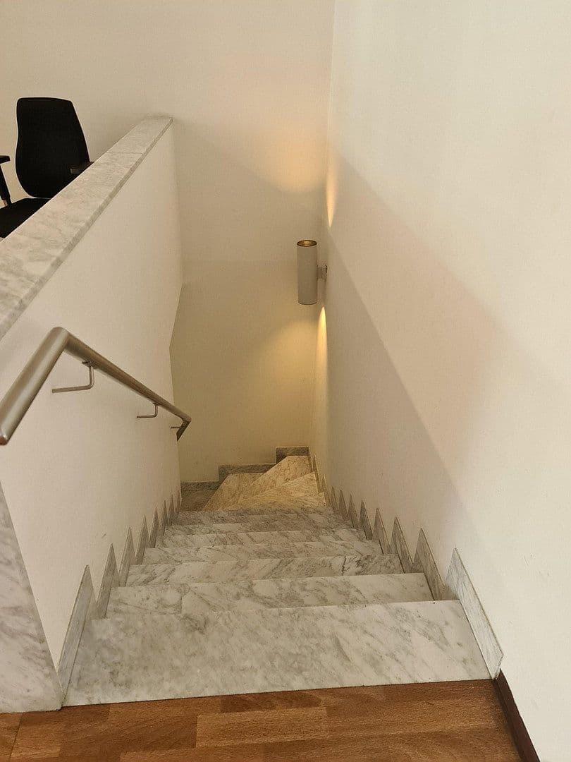 Prenájom kancelárie 209 m², Mannheim, Bádensko-Wurttembersko Prenájom kancelárie 209 m², Mannheim, Bádensko-Wurttembersko
