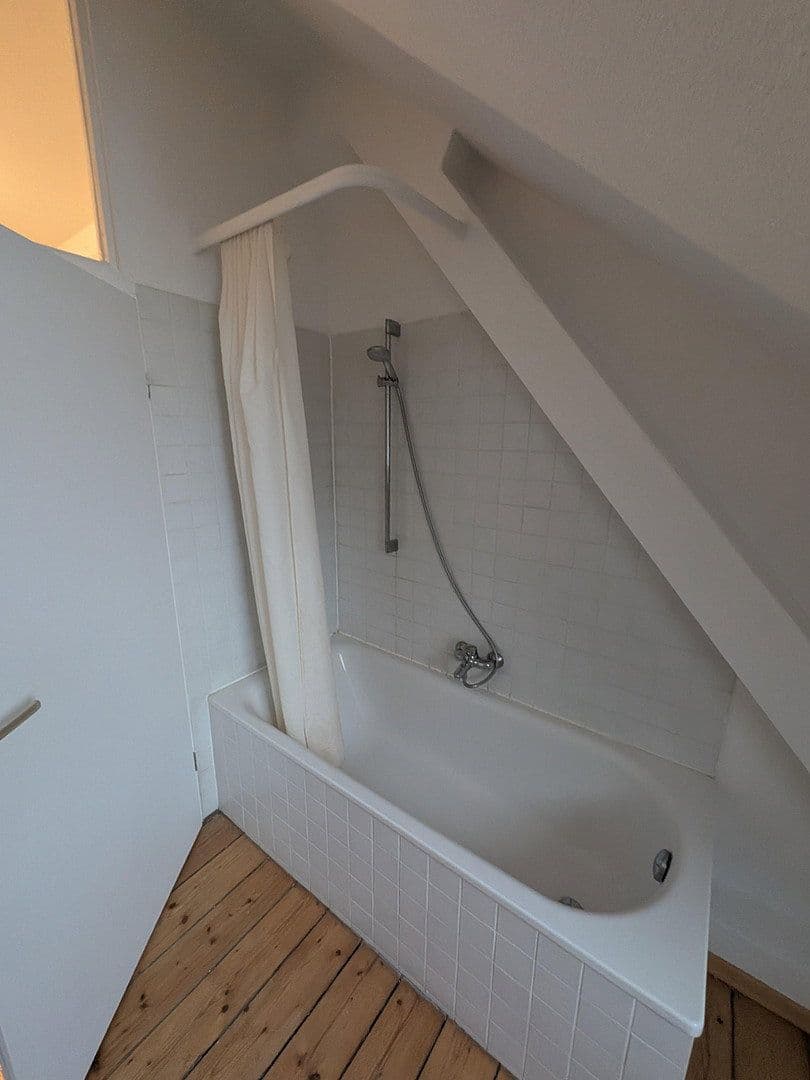 Prenájom bytu 2-izbový 42 m², Moritzstraße 68, Wiesbaden, Hesensko Prenájom bytu 2-izbový 42 m², Moritzstraße 68, Wiesbaden, Hesensko