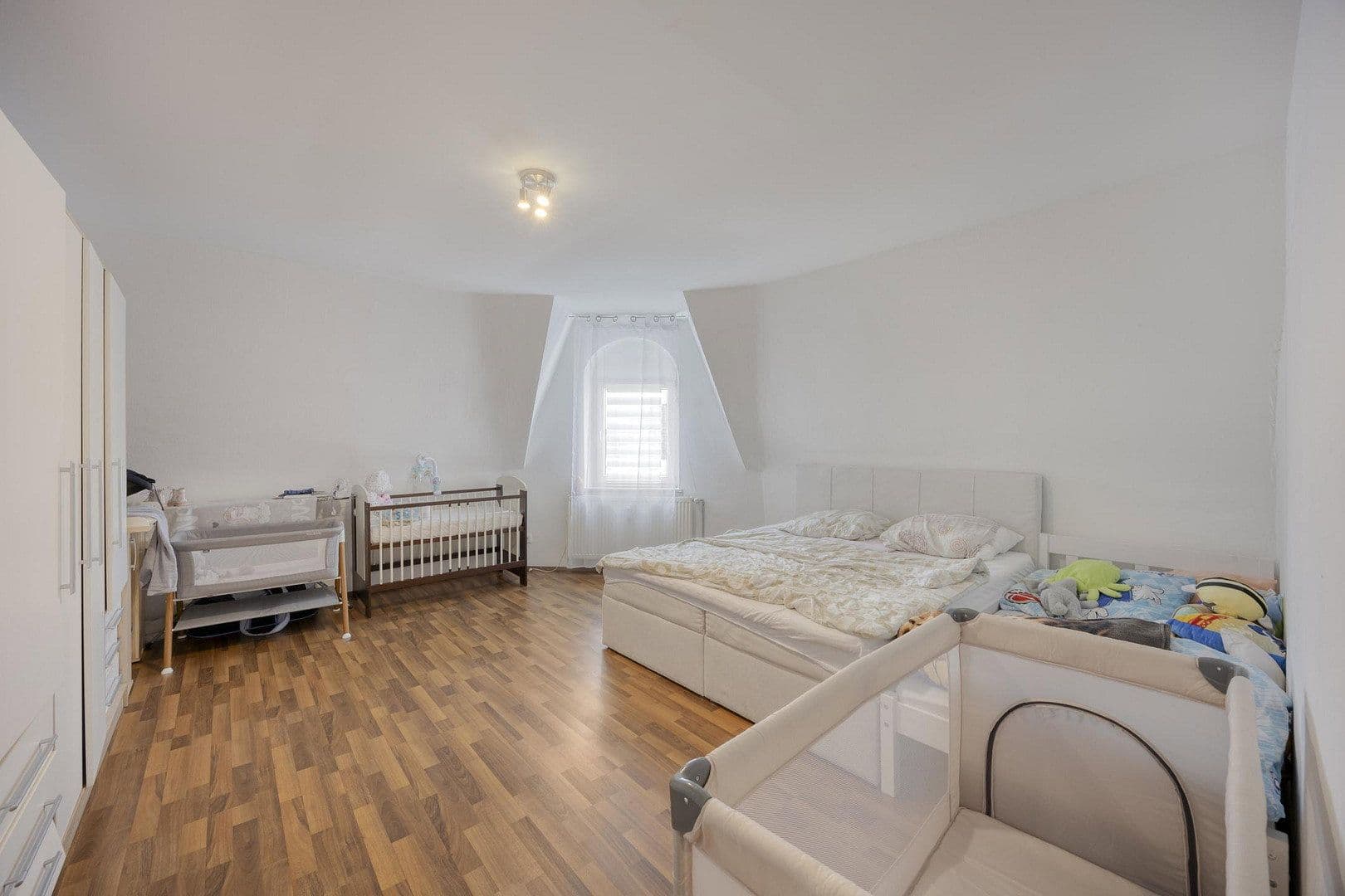 Prenájom bytu 3-izbový 87 m², Braunschweigerstr 20, Gelsenkirchen, Severné Porýnie - Westfálsko Prenájom bytu 3-izbový 87 m², Braunschweigerstr 20, Gelsenkirchen, Severné Porýnie - Westfálsko