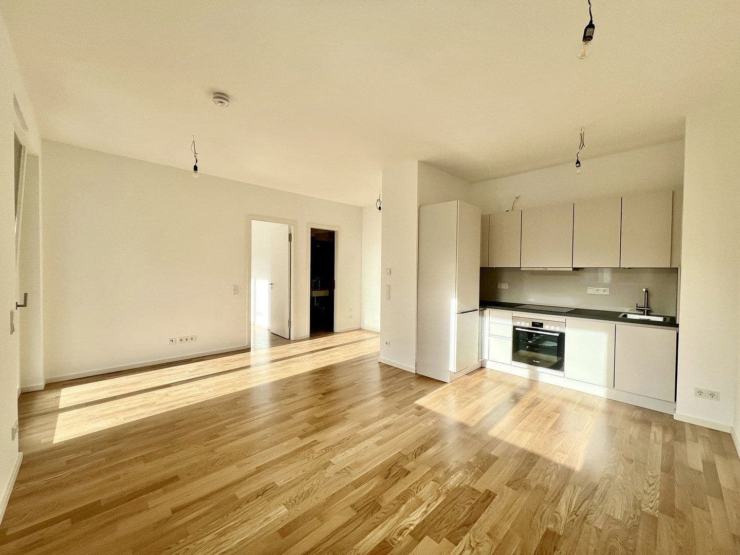 Prenájom bytu 2-izbový 50 m², Pallasstraße 25, Berlin, Berlín Prenájom bytu 2-izbový 50 m², Pallasstraße 25, Berlin, Berlín