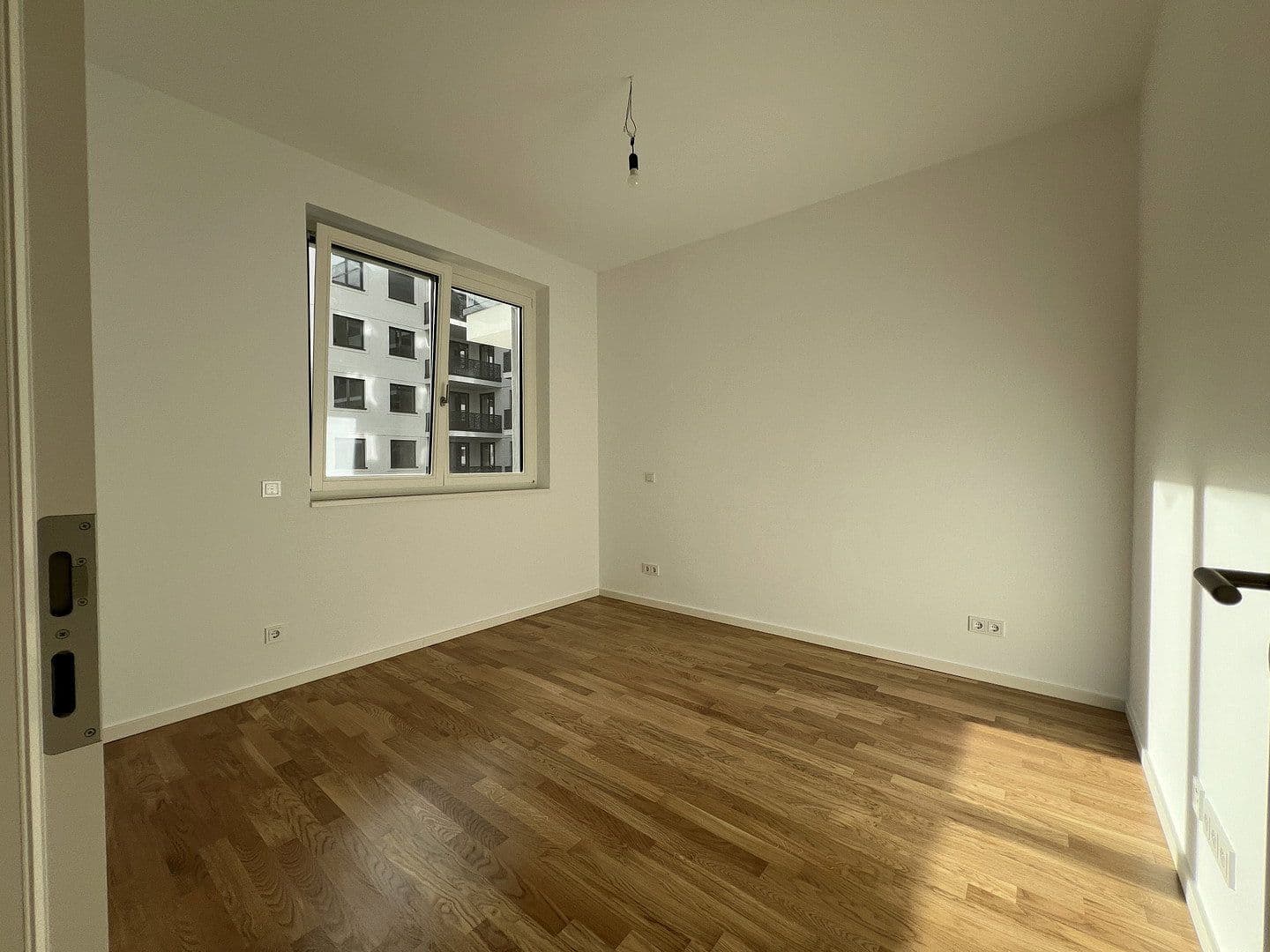 Prenájom bytu 2-izbový 50 m², Pallasstraße 25, Berlin, Berlín Prenájom bytu 2-izbový 50 m², Pallasstraße 25, Berlin, Berlín