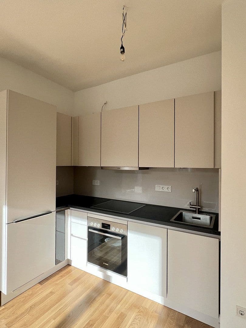 Prenájom bytu 2-izbový 50 m², Pallasstraße 25, Berlin, Berlín Prenájom bytu 2-izbový 50 m², Pallasstraße 25, Berlin, Berlín