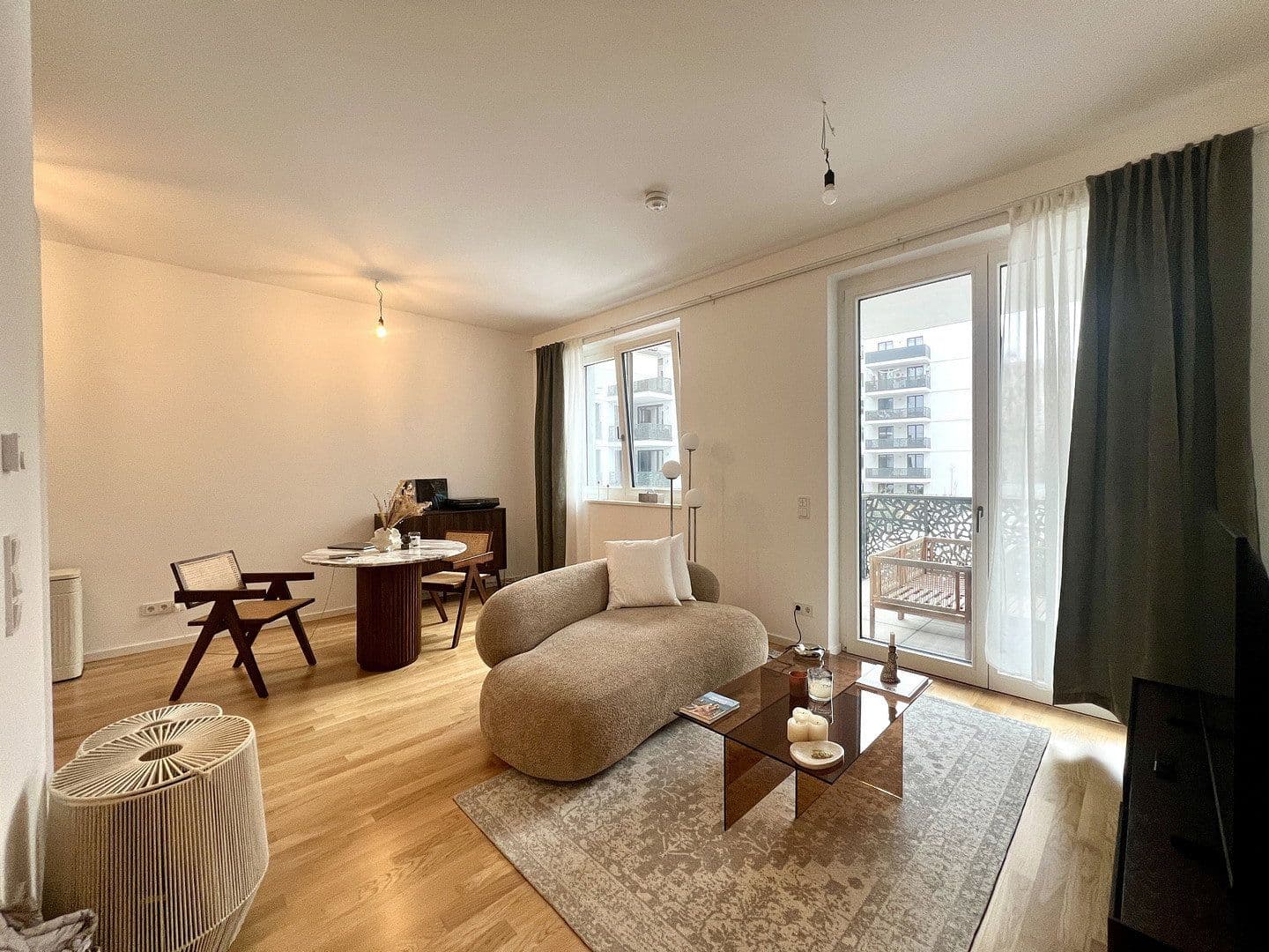 Prenájom bytu 2-izbový 50 m², Pallasstraße 25, Berlin, Berlín Prenájom bytu 2-izbový 50 m², Pallasstraße 25, Berlin, Berlín