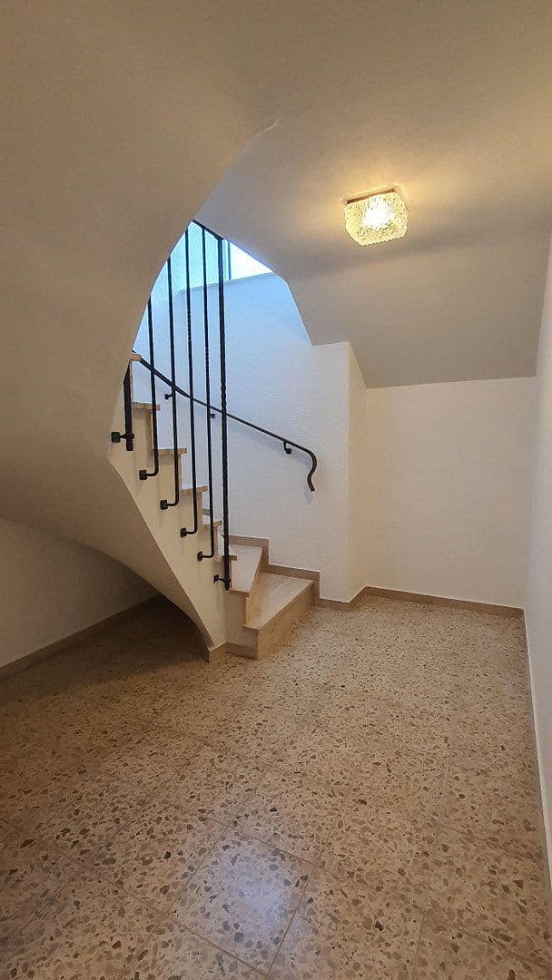 Prenájom bytu 4-izbový 130 m², Duisburg, Severné Porýnie - Westfálsko Prenájom bytu 4-izbový 130 m², Duisburg, Severné Porýnie - Westfálsko