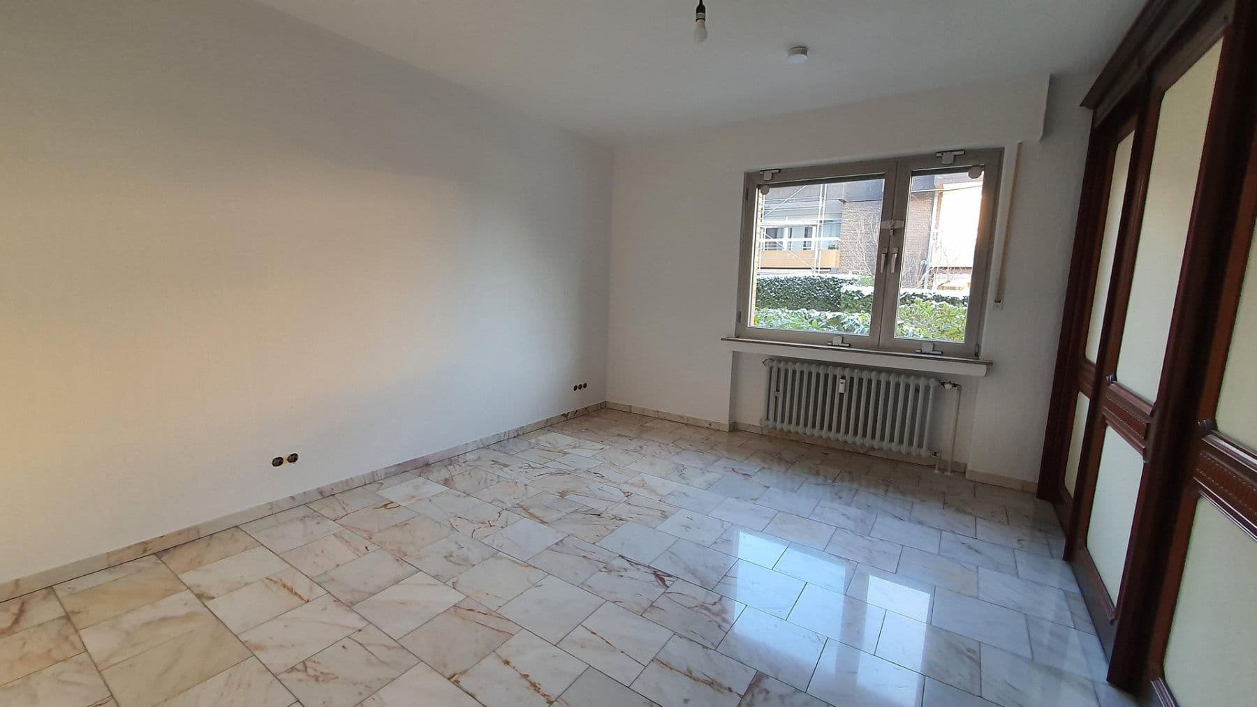 Prenájom bytu 4-izbový 130 m², Duisburg, Severné Porýnie - Westfálsko Prenájom bytu 4-izbový 130 m², Duisburg, Severné Porýnie - Westfálsko