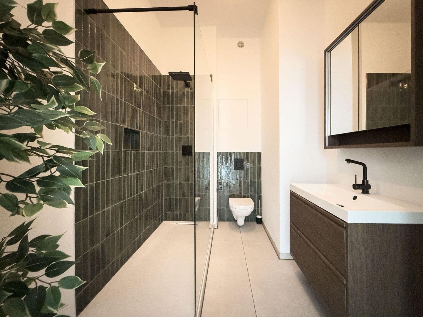 Predaj bytu 3-izbový 110 m², Karlsruherstraße 11, Berlin, Berlín Predaj bytu 3-izbový 110 m², Karlsruherstraße 11, Berlin, Berlín