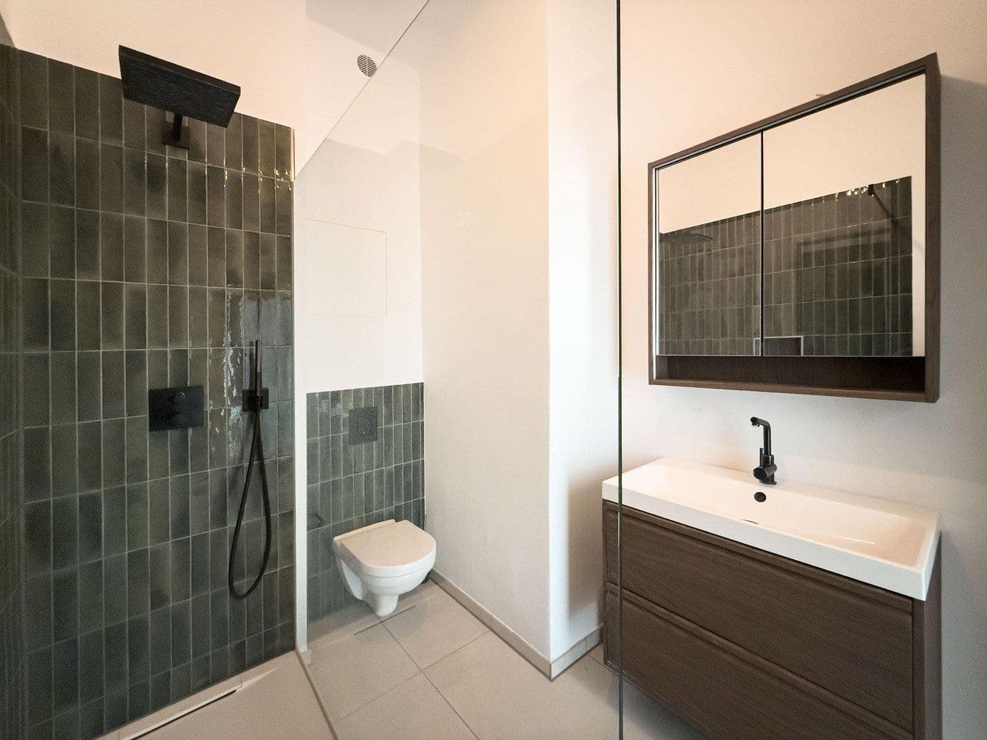 Predaj bytu 3-izbový 110 m², Karlsruherstraße 11, Berlin, Berlín Predaj bytu 3-izbový 110 m², Karlsruherstraße 11, Berlin, Berlín