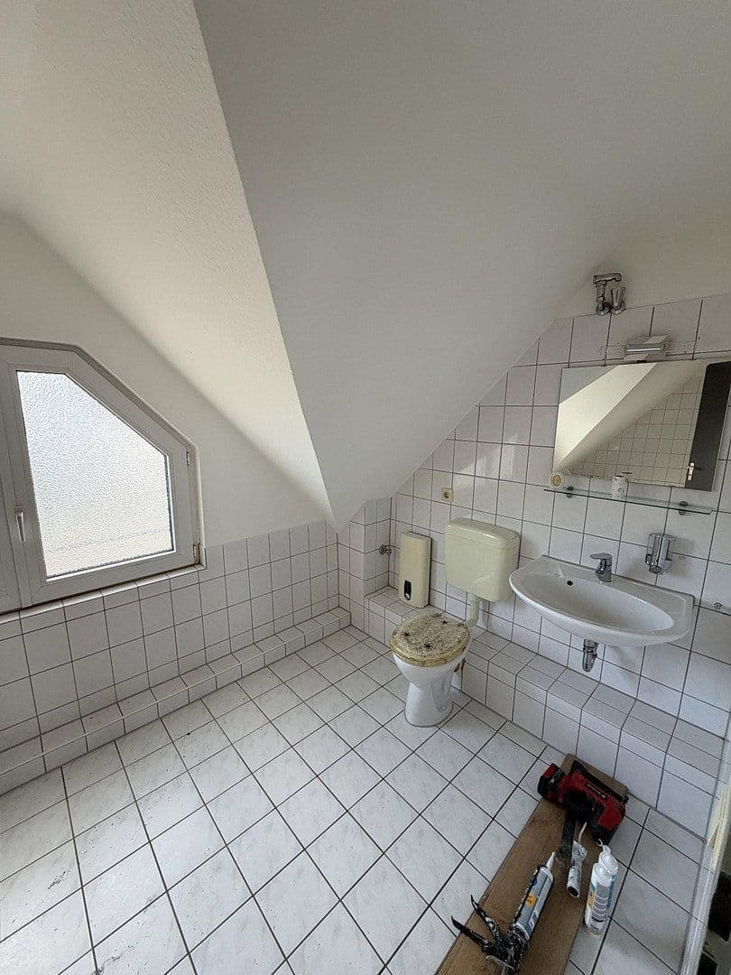 Prenájom domu 97 m², pozemok 150 m², Lützowstr. 139, Solingen, Severné Porýnie - Westfálsko Prenájom domu 97 m², pozemok 150 m², Lützowstr. 139, Solingen, Severné Porýnie - Westfálsko