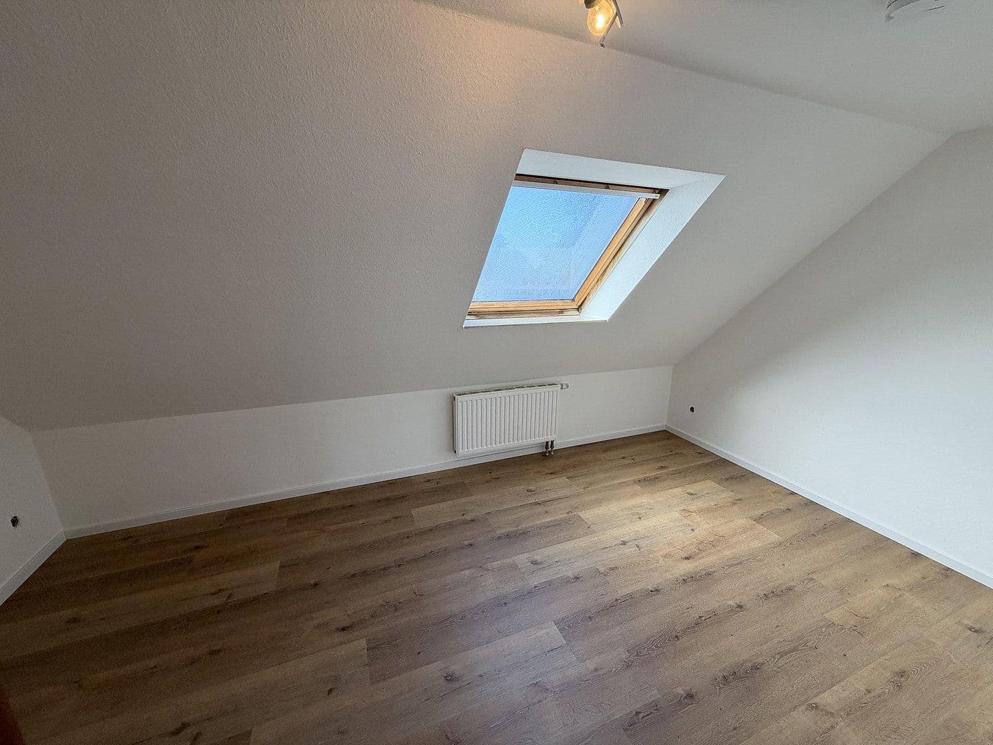 Prenájom domu 97 m², pozemok 150 m², Lützowstr. 139, Solingen, Severné Porýnie - Westfálsko Prenájom domu 97 m², pozemok 150 m², Lützowstr. 139, Solingen, Severné Porýnie - Westfálsko