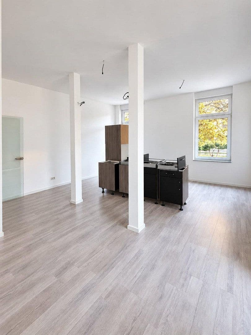 Prenájom bytu 2-izbový 70 m², Schulstraße 3, Langenbernsdorf, Sasko Prenájom bytu 2-izbový 70 m², Schulstraße 3, Langenbernsdorf, Sasko