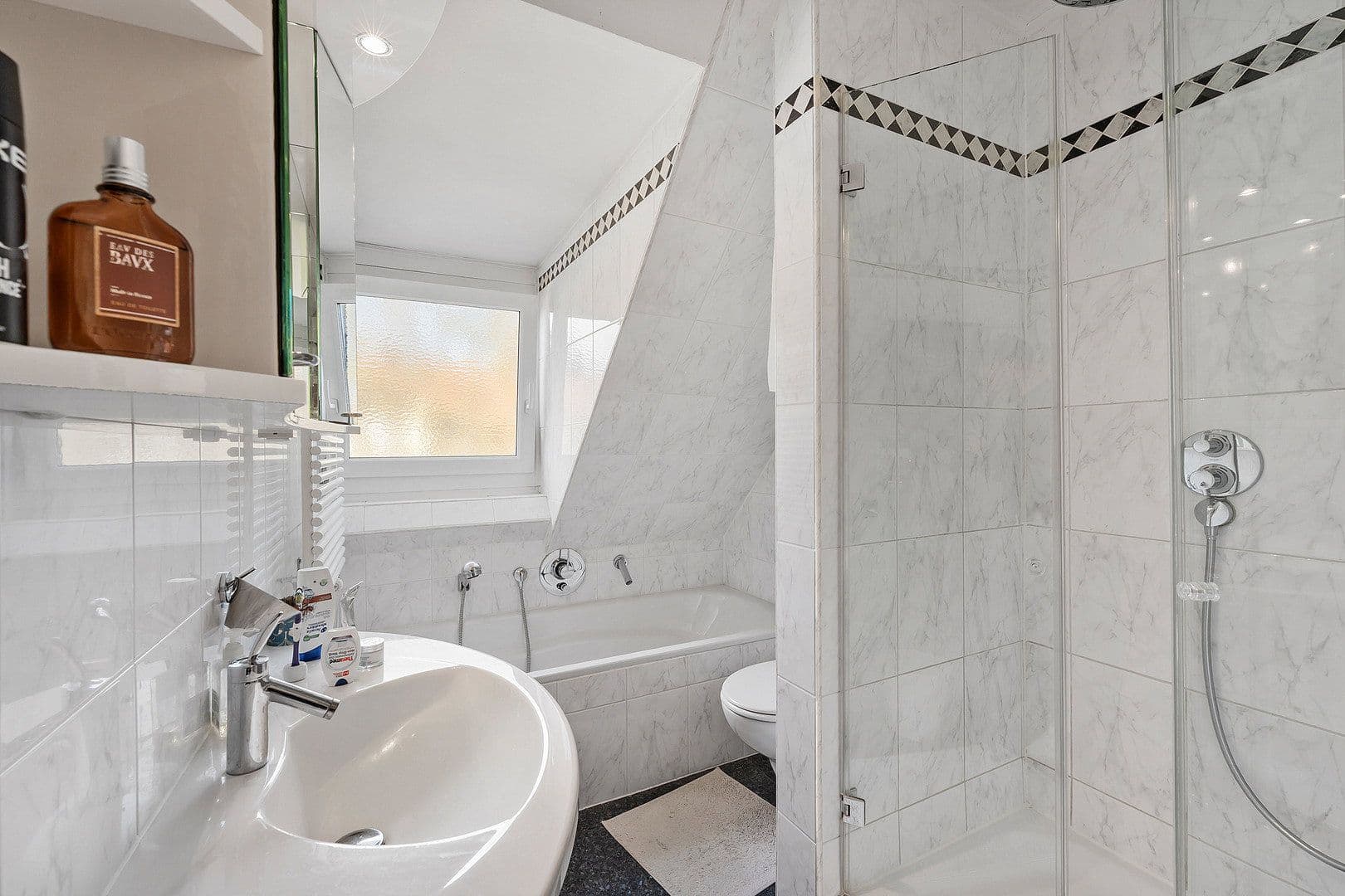 Prenájom bytu 1-izbový 12 m², Aidenbachstr.122, München, Bavorsko Prenájom bytu 1-izbový 12 m², Aidenbachstr.122, München, Bavorsko