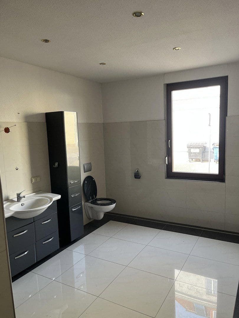 Prenájom bytu 2-izbový 81 m², Pechauer Straße 1, Magdeburg, Sasko-Anhaltsko Prenájom bytu 2-izbový 81 m², Pechauer Straße 1, Magdeburg, Sasko-Anhaltsko