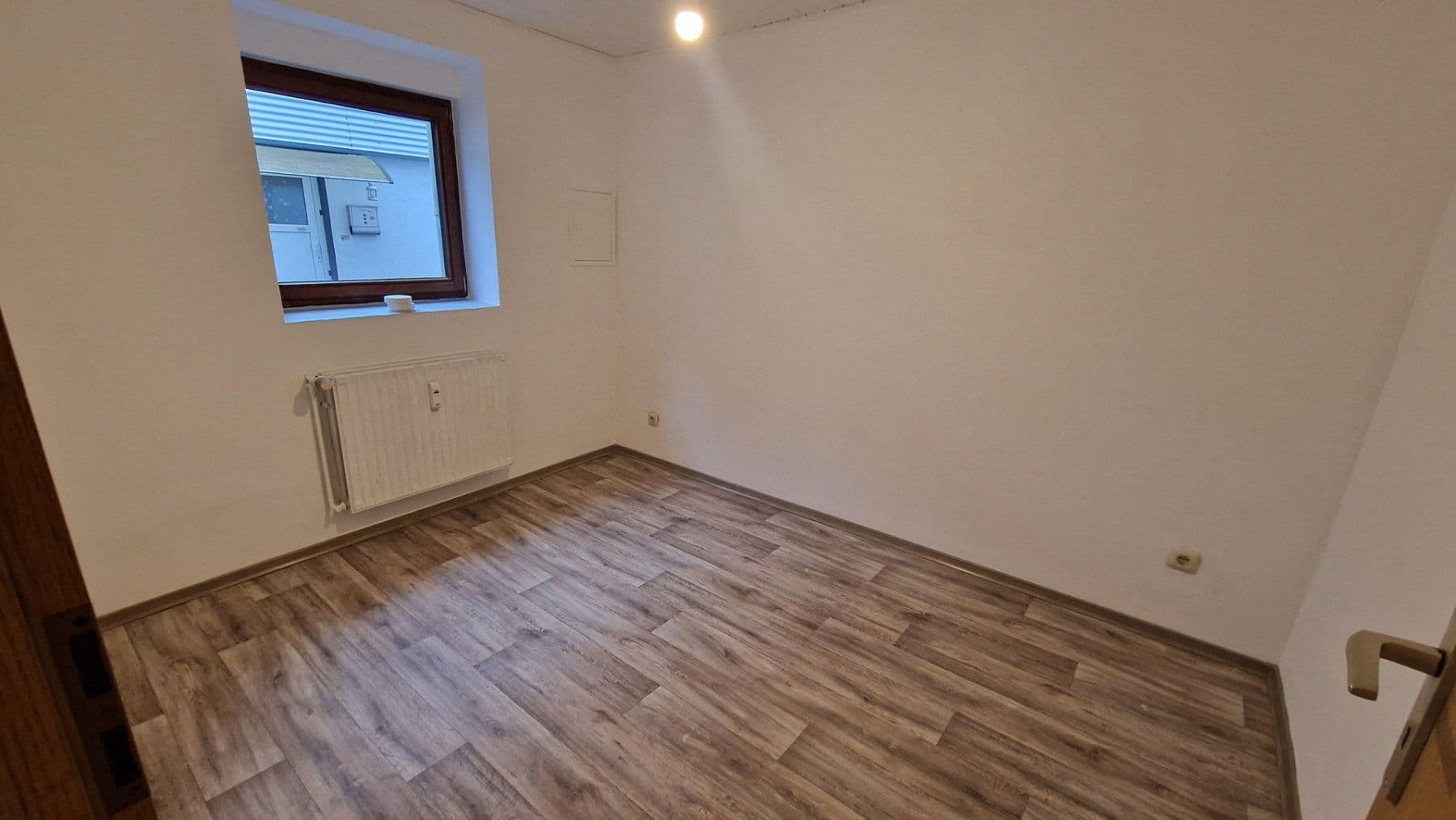 Prenájom domu 60 m², pozemok 1 m², Betzdorf, Porýnie-Falcko Prenájom domu 60 m², pozemok 1 m², Betzdorf, Porýnie-Falcko