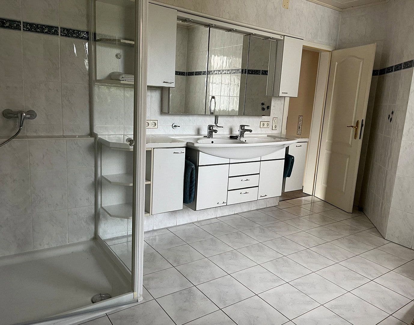 Predaj domu 190 m², pozemok 1.200 m², Frellstedt, Dolné Sasko Predaj domu 190 m², pozemok 1.200 m², Frellstedt, Dolné Sasko