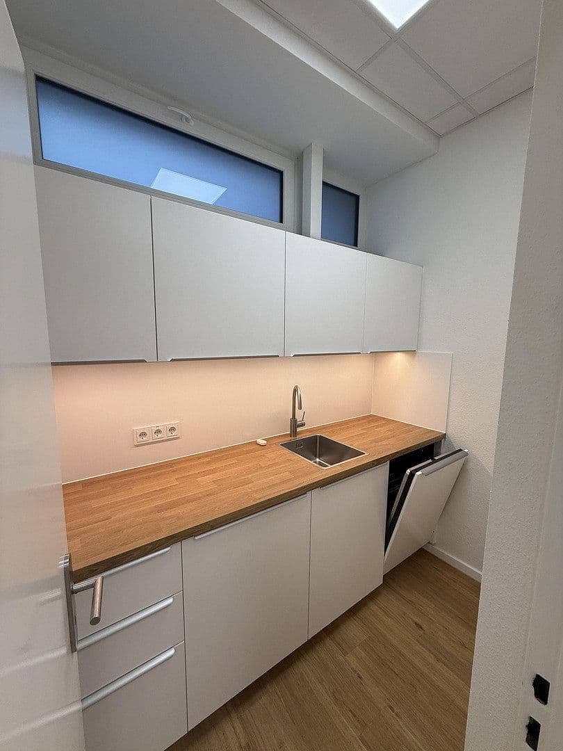 Prenájom kancelárie 58 m², Goerdelerstraße 35, Offenbach, Hesensko Prenájom kancelárie 58 m², Goerdelerstraße 35, Offenbach, Hesensko
